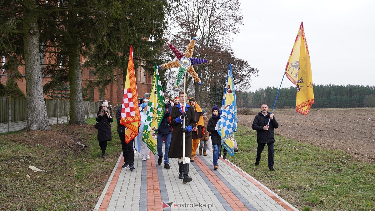 Orszak Trzech Króli 2023 w Baranowie [6.01.2023] - zdjęcie #40 - eOstroleka.pl