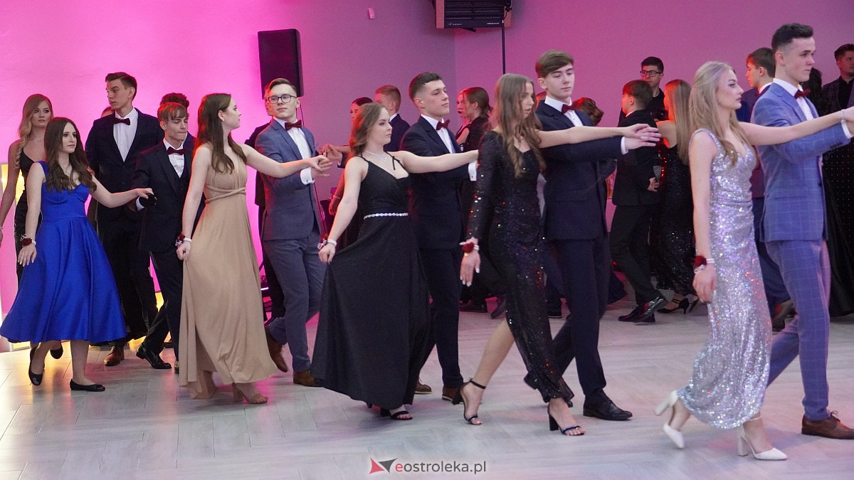 Studniówka 2023. III LO w Ostrołęce [07.01.2023] - zdjęcie #215 - eOstroleka.pl