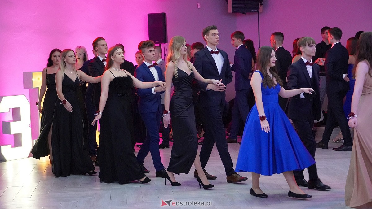 Studniówka 2023. III LO w Ostrołęce [07.01.2023] - zdjęcie #213 - eOstroleka.pl