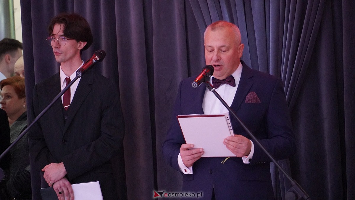 Studniówka 2023. III LO w Ostrołęce [07.01.2023] - zdjęcie #201 - eOstroleka.pl