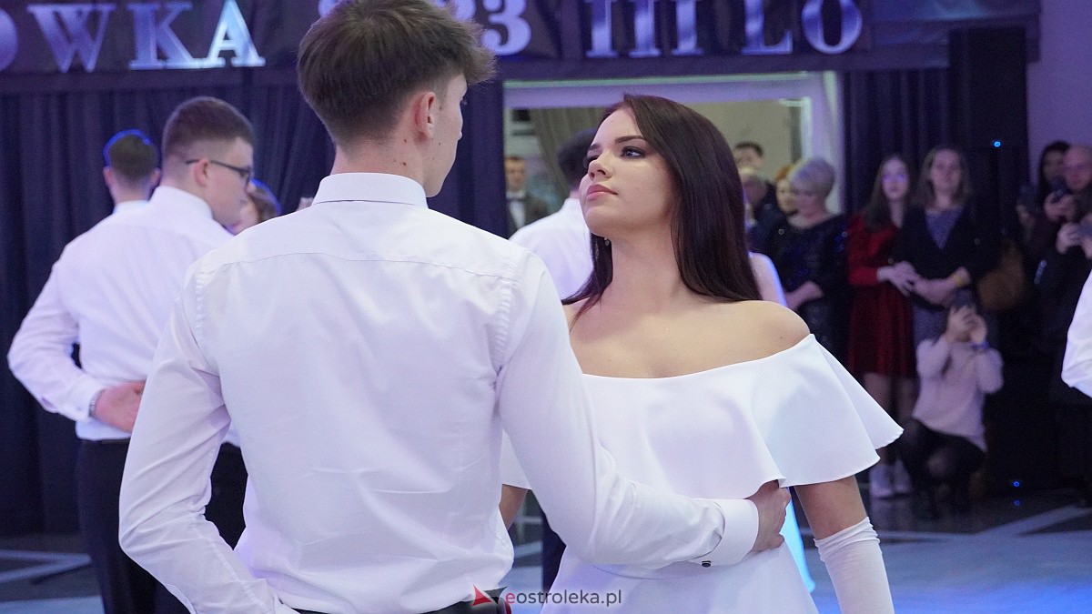 Studniówka 2023. III LO w Ostrołęce [07.01.2023] - zdjęcie #197 - eOstroleka.pl