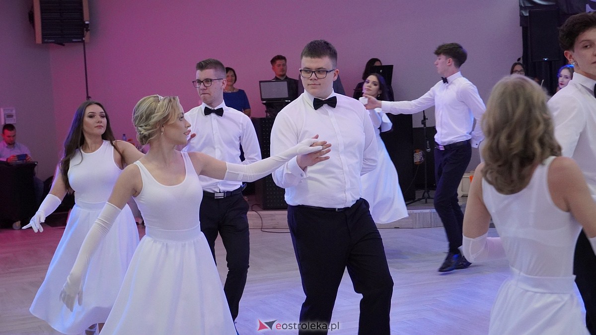 Studniówka 2023. III LO w Ostrołęce [07.01.2023] - zdjęcie #177 - eOstroleka.pl
