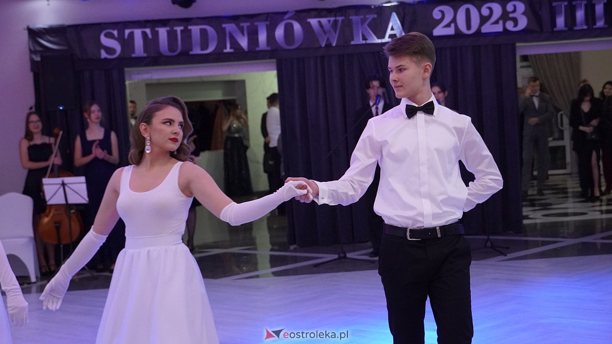 Studniówka 2023. III LO w Ostrołęce [07.01.2023] - zdjęcie #149 - eOstroleka.pl