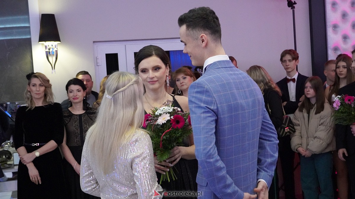 Studniówka 2023. III LO w Ostrołęce [07.01.2023] - zdjęcie #144 - eOstroleka.pl