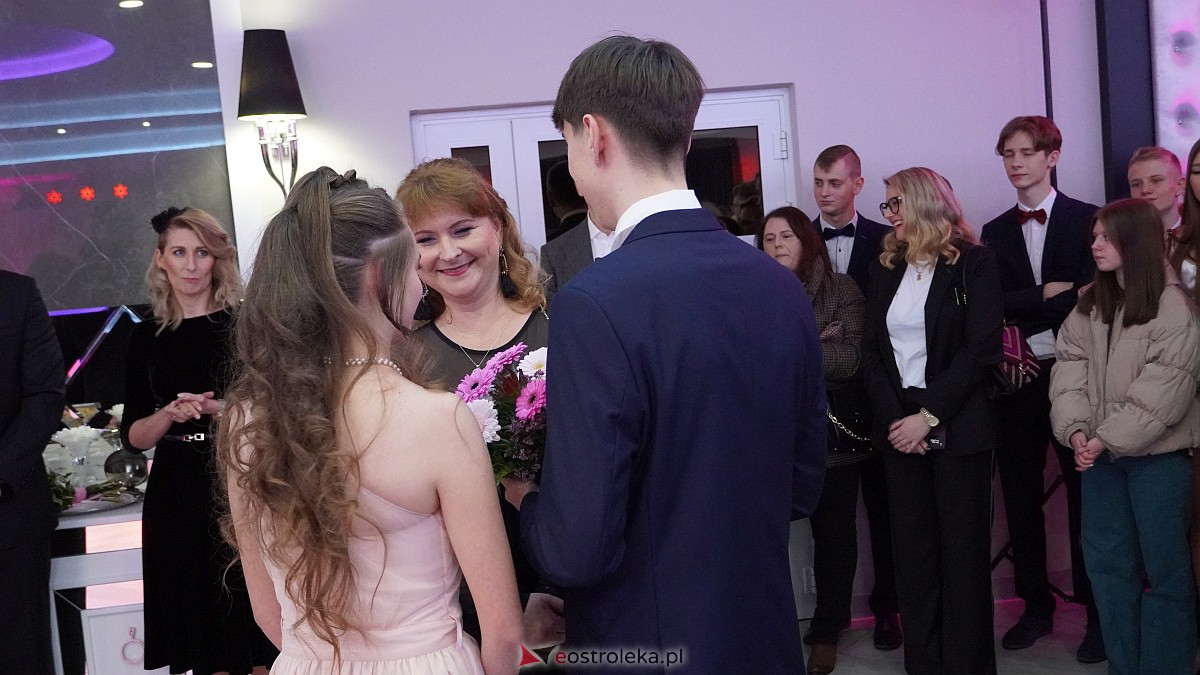 Studniówka 2023. III LO w Ostrołęce [07.01.2023] - zdjęcie #139 - eOstroleka.pl