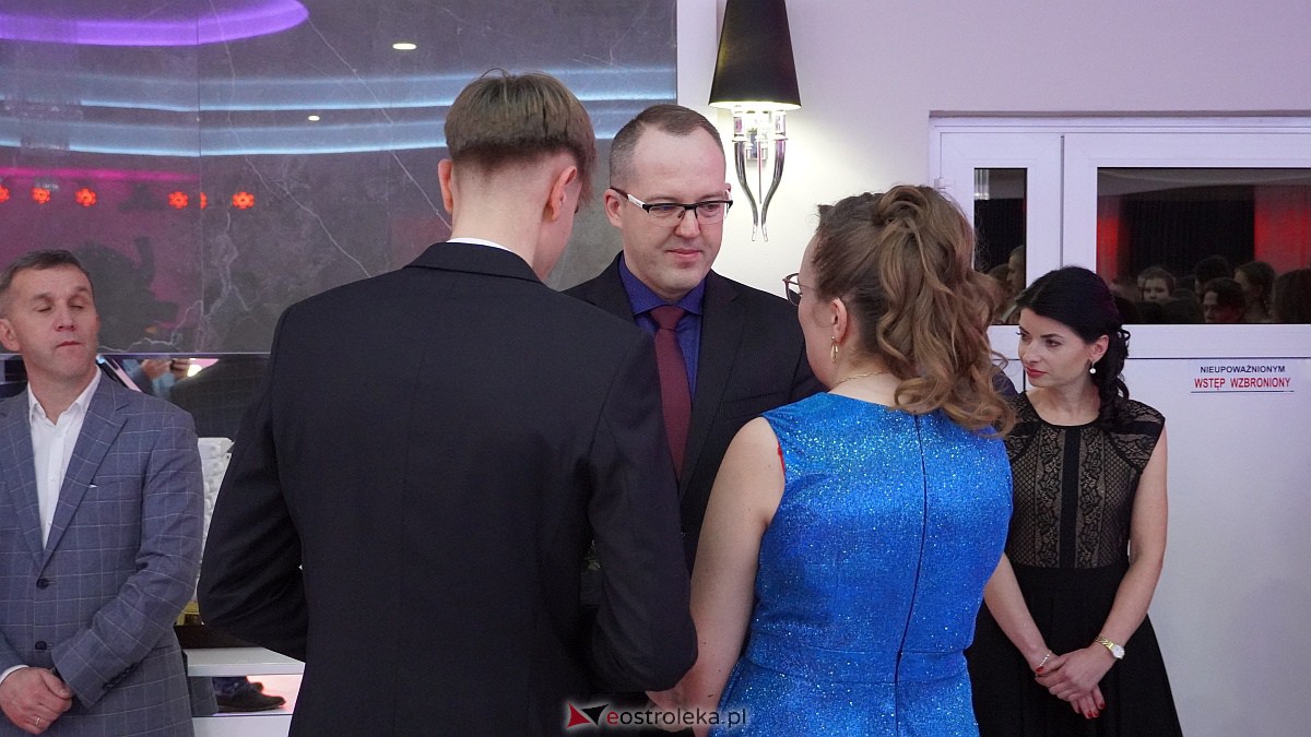 Studniówka 2023. III LO w Ostrołęce [07.01.2023] - zdjęcie #127 - eOstroleka.pl