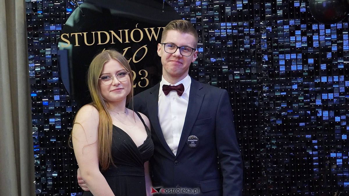 Studniówka 2023. III LO w Ostrołęce [07.01.2023] - zdjęcie #121 - eOstroleka.pl