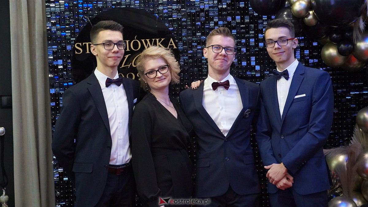 Studniówka 2023. III LO w Ostrołęce [07.01.2023] - zdjęcie #111 - eOstroleka.pl