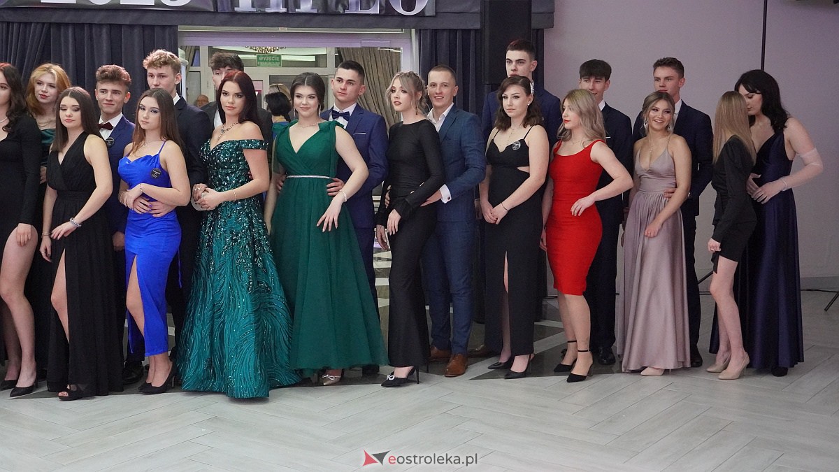 Studniówka 2023. III LO w Ostrołęce [07.01.2023] - zdjęcie #104 - eOstroleka.pl