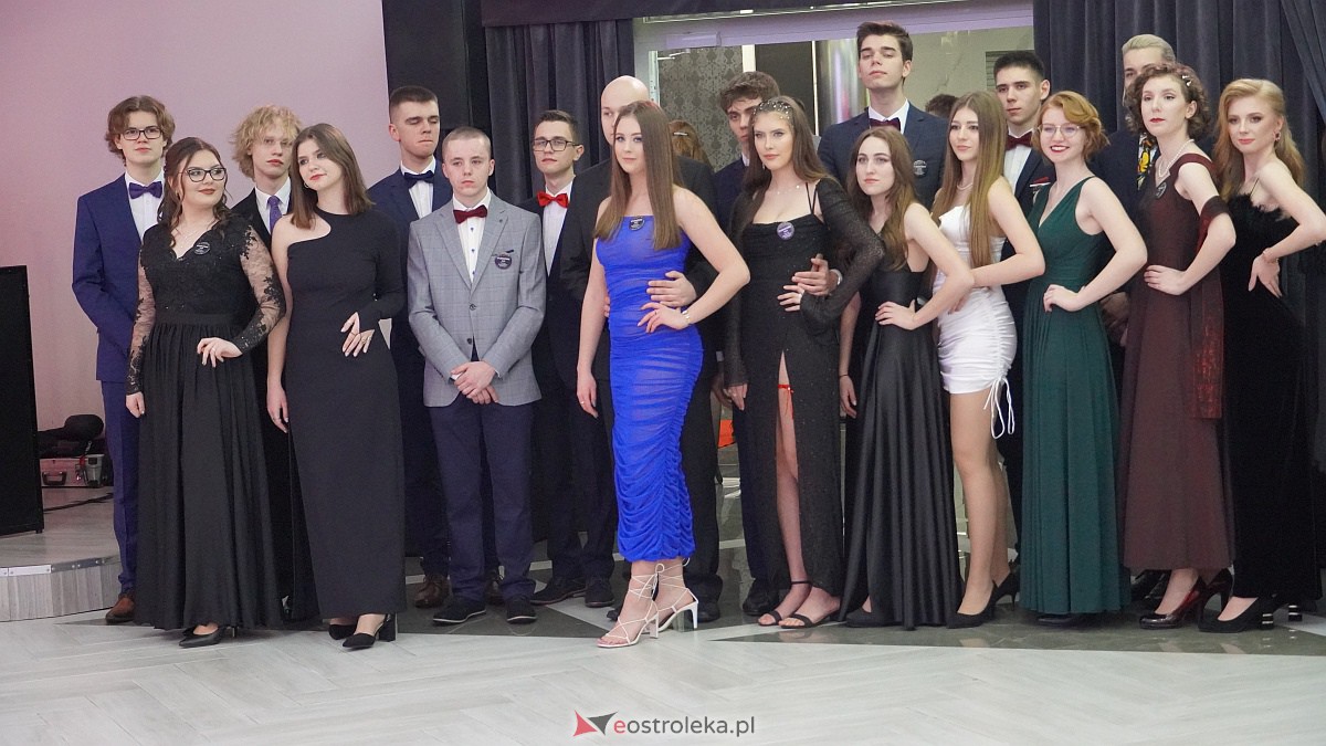 Studniówka 2023. III LO w Ostrołęce [07.01.2023] - zdjęcie #89 - eOstroleka.pl