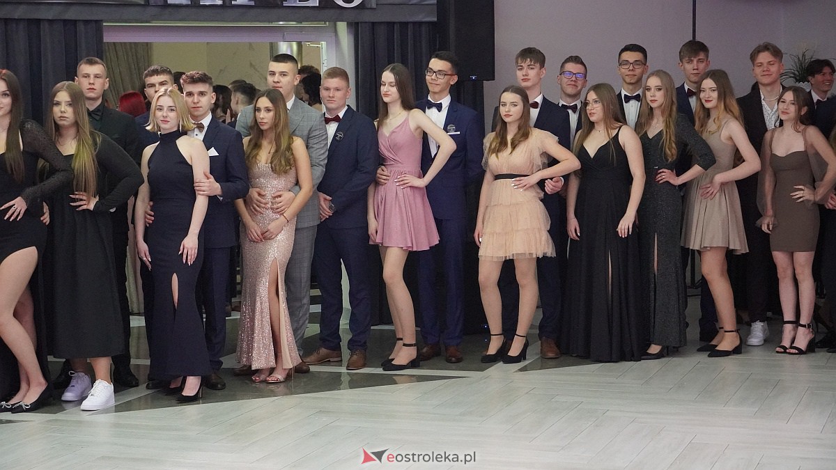 Studniówka 2023. III LO w Ostrołęce [07.01.2023] - zdjęcie #62 - eOstroleka.pl