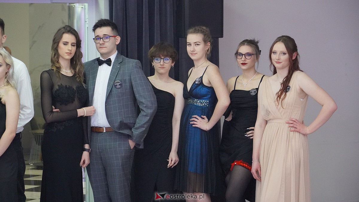 Studniówka 2023. III LO w Ostrołęce [07.01.2023] - zdjęcie #50 - eOstroleka.pl