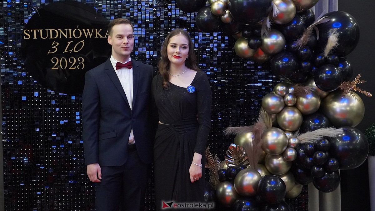 Studniówka 2023. III LO w Ostrołęce [07.01.2023] - zdjęcie #38 - eOstroleka.pl