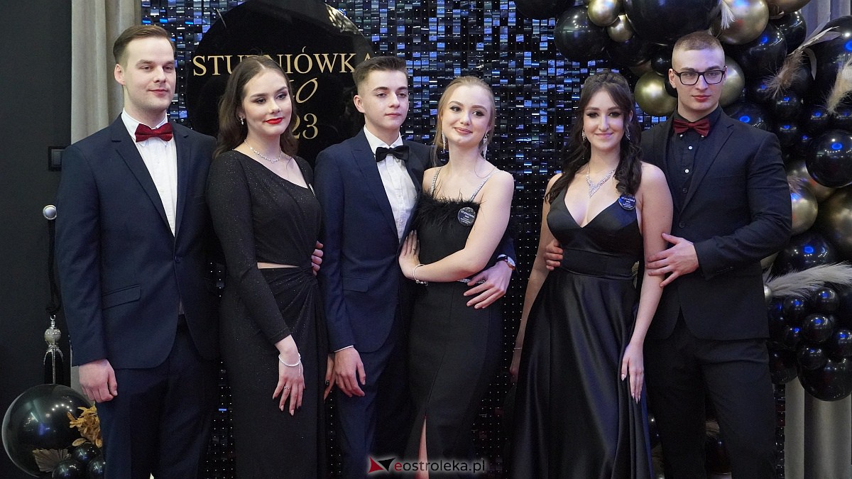 Studniówka 2023. III LO w Ostrołęce [07.01.2023] - zdjęcie #36 - eOstroleka.pl