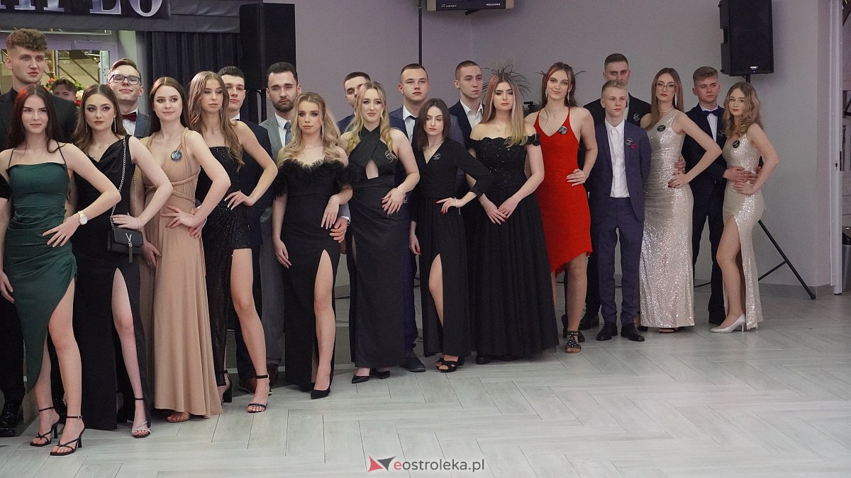 Studniówka 2023. III LO w Ostrołęce [07.01.2023] - zdjęcie #28 - eOstroleka.pl