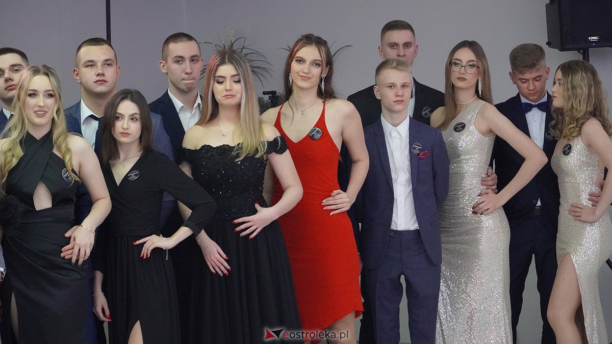 Studniówka 2023. III LO w Ostrołęce [07.01.2023] - zdjęcie #27 - eOstroleka.pl