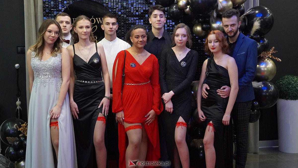 Studniówka 2023. III LO w Ostrołęce [07.01.2023] - zdjęcie #12 - eOstroleka.pl