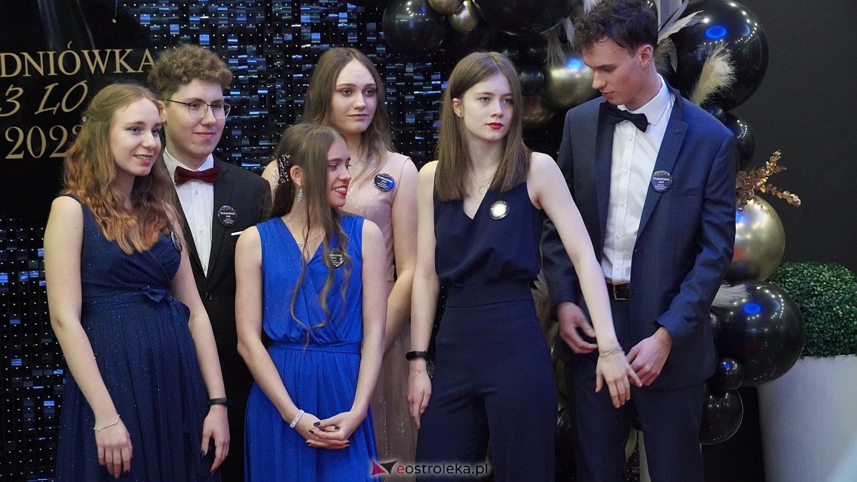 Studniówka 2023. III LO w Ostrołęce [07.01.2023] - zdjęcie #10 - eOstroleka.pl