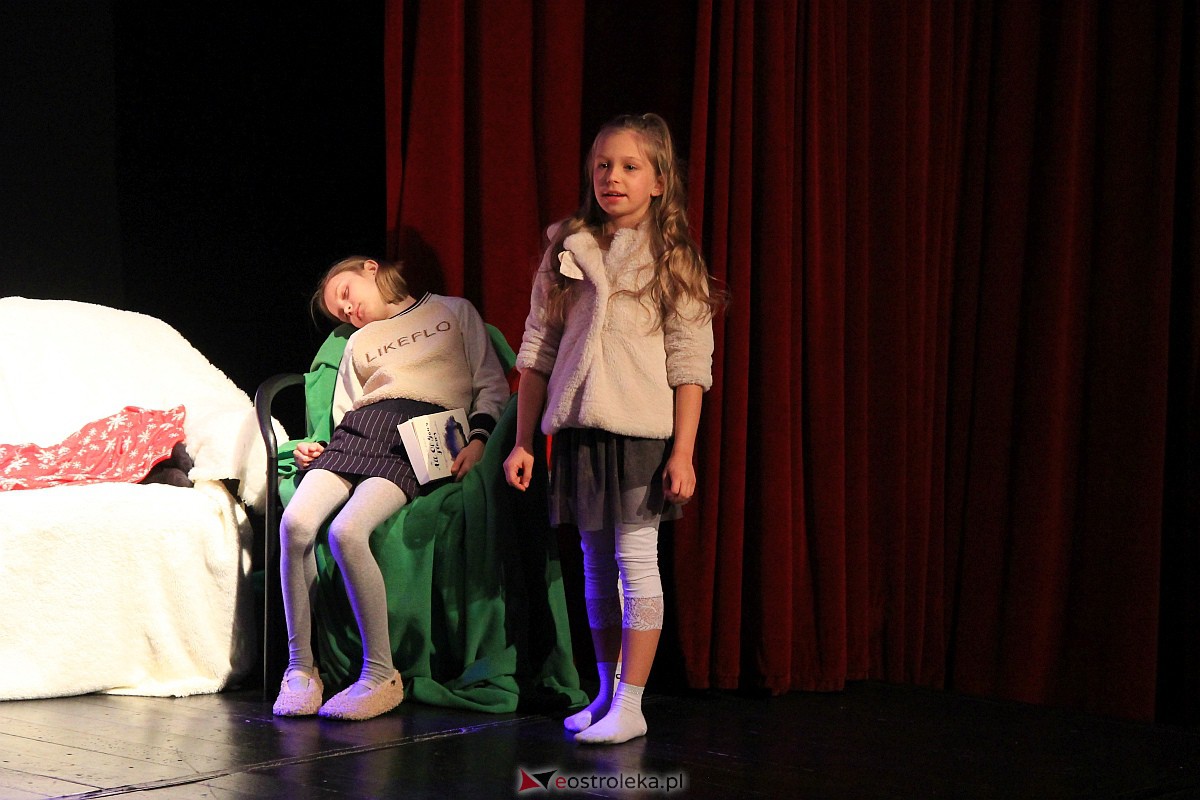 “Niewidzialni” w Klubie Oczko. Magiczna kraina Świętego Mikołaja i świątecznych prezentów [08.01.2023] - zdjęcie #7 - eOstroleka.pl