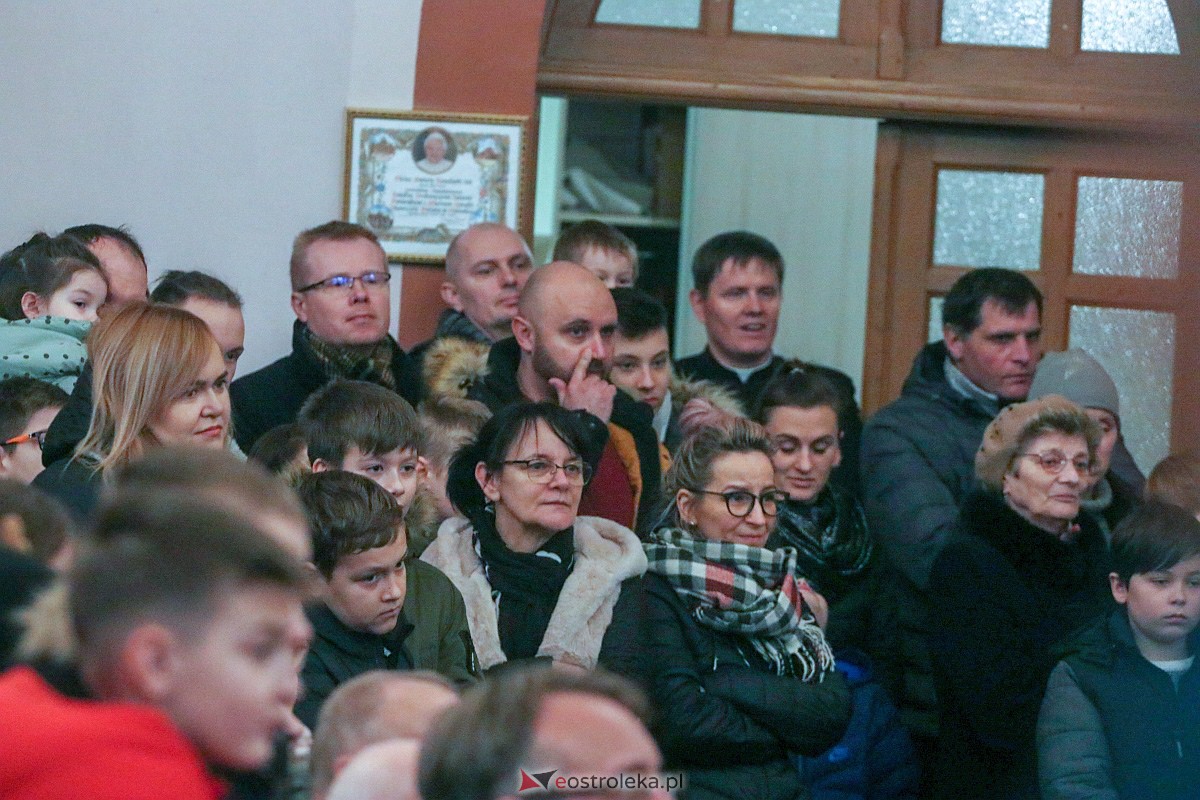 Spektakl bożonarodzeniowy w kościele pw. Zbawiciela Świata [8.01.2023] - zdjęcie #7 - eOstroleka.pl