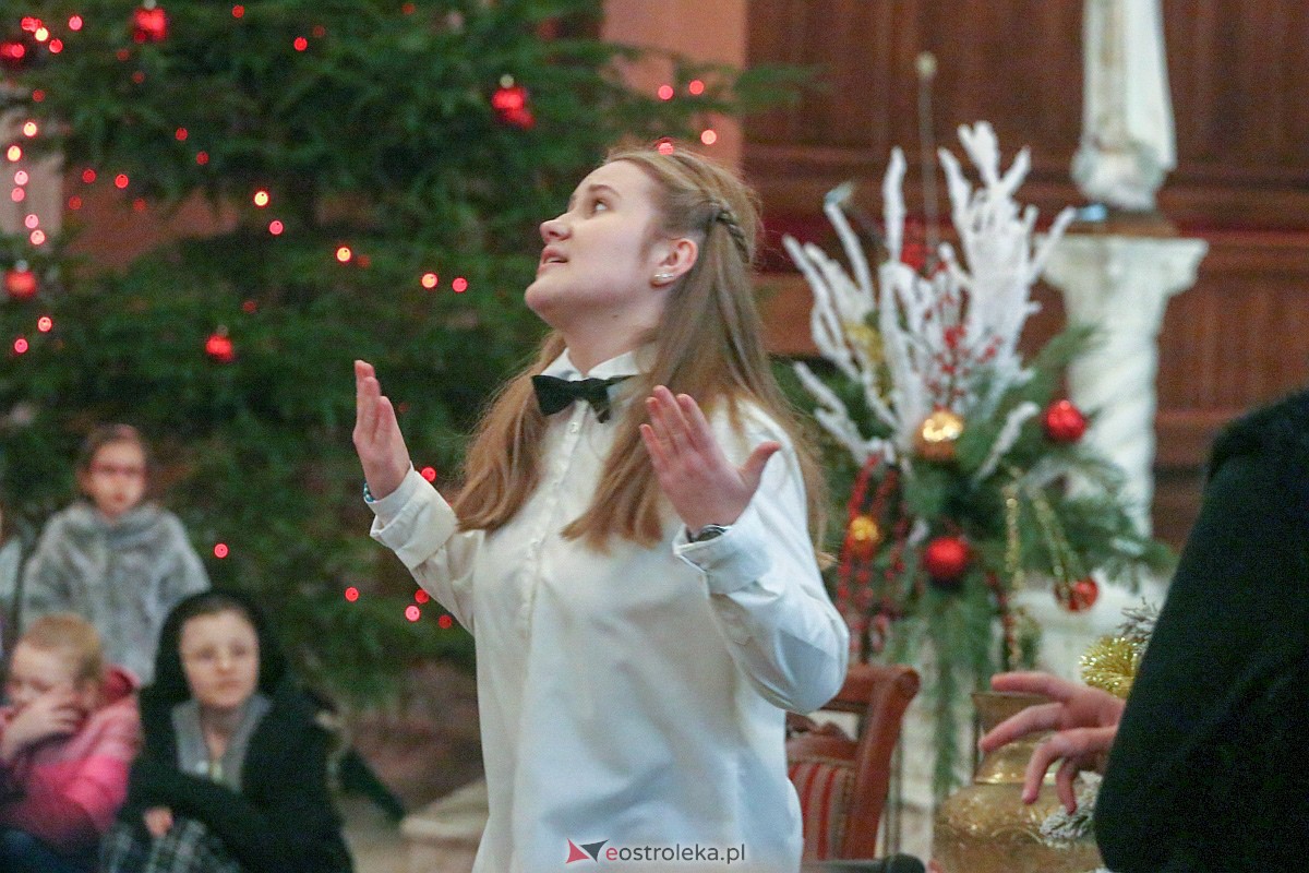 Spektakl bożonarodzeniowy w kościele pw. Zbawiciela Świata [8.01.2023] - zdjęcie #9 - eOstroleka.pl