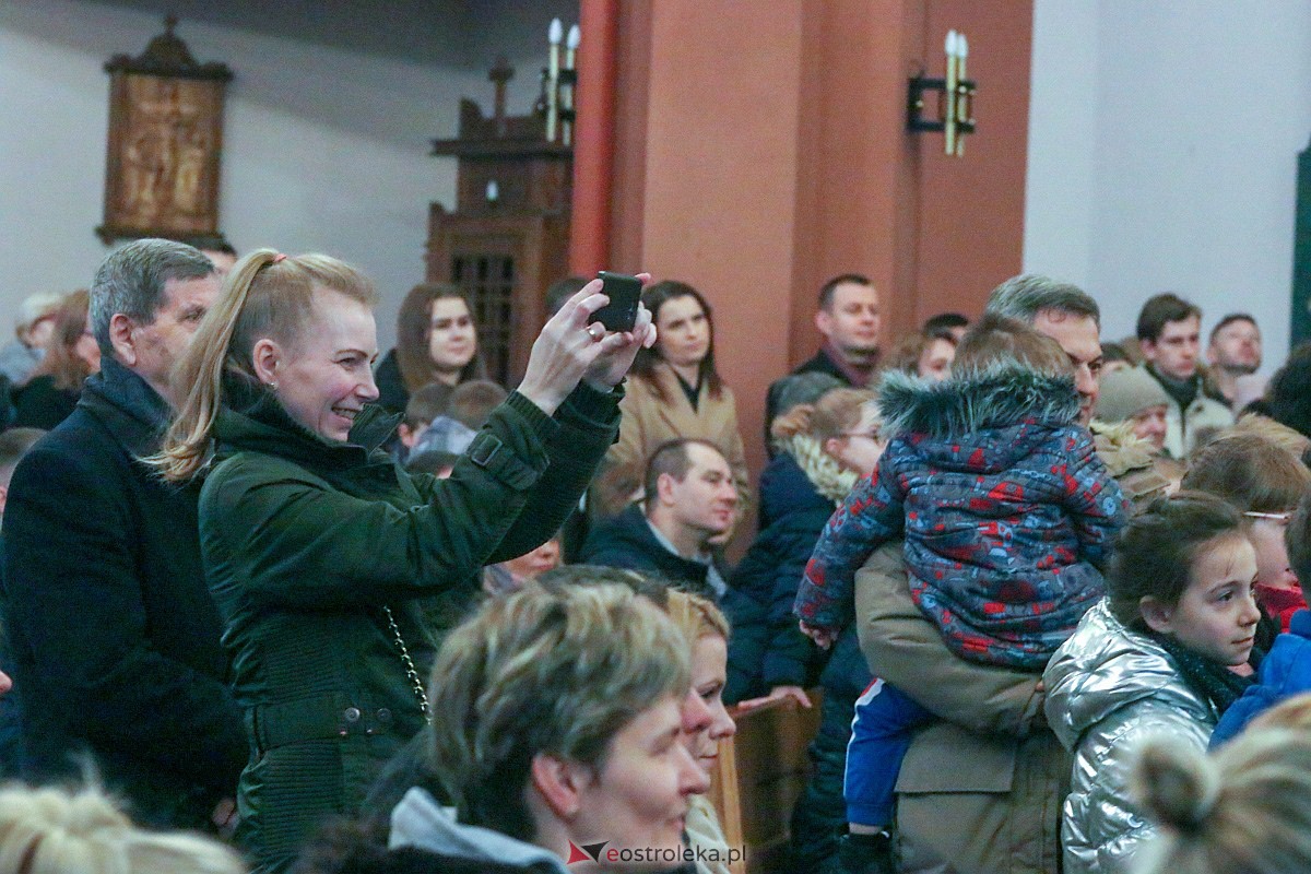 Spektakl bożonarodzeniowy w kościele pw. Zbawiciela Świata [8.01.2023] - zdjęcie #13 - eOstroleka.pl