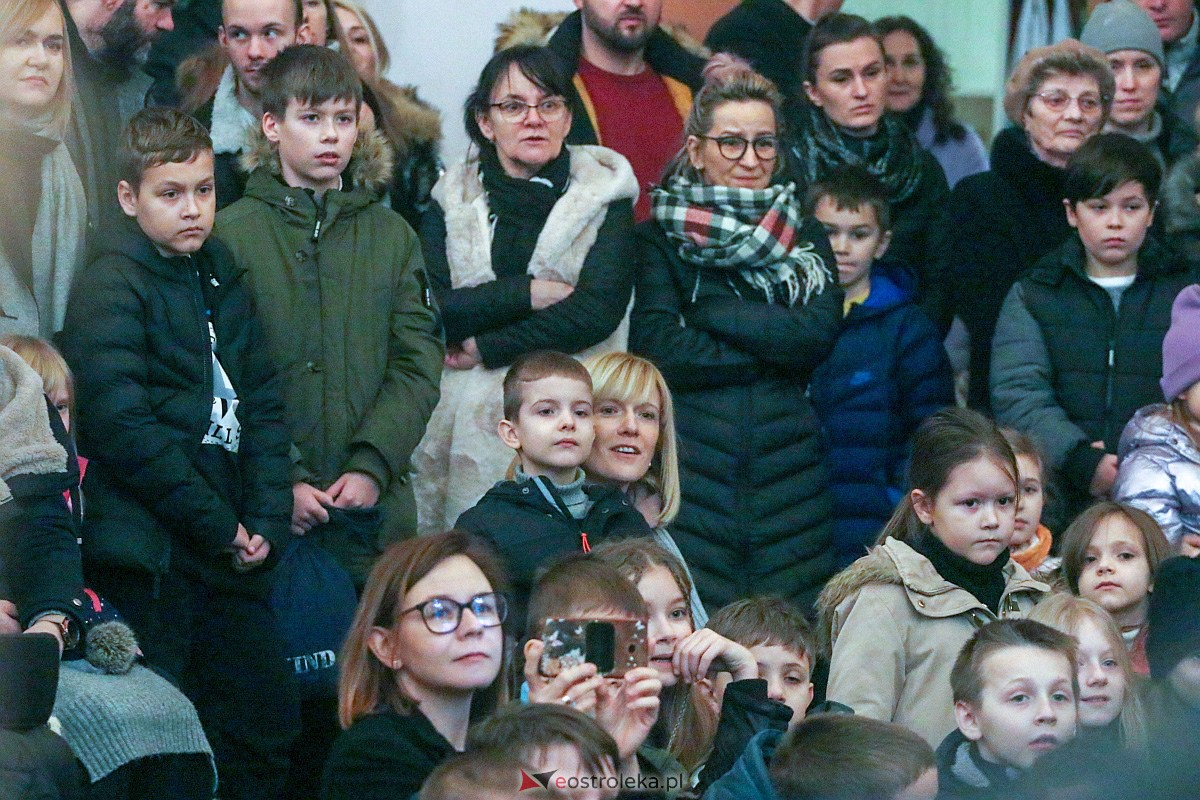Spektakl bożonarodzeniowy w kościele pw. Zbawiciela Świata [8.01.2023] - zdjęcie #30 - eOstroleka.pl