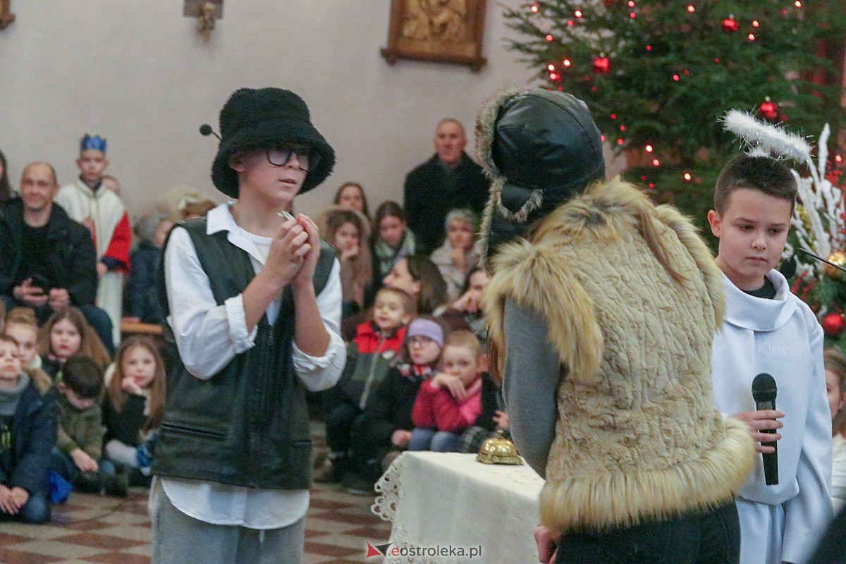 Spektakl bożonarodzeniowy w kościele pw. Zbawiciela Świata [8.01.2023] - zdjęcie #30 - eOstroleka.pl