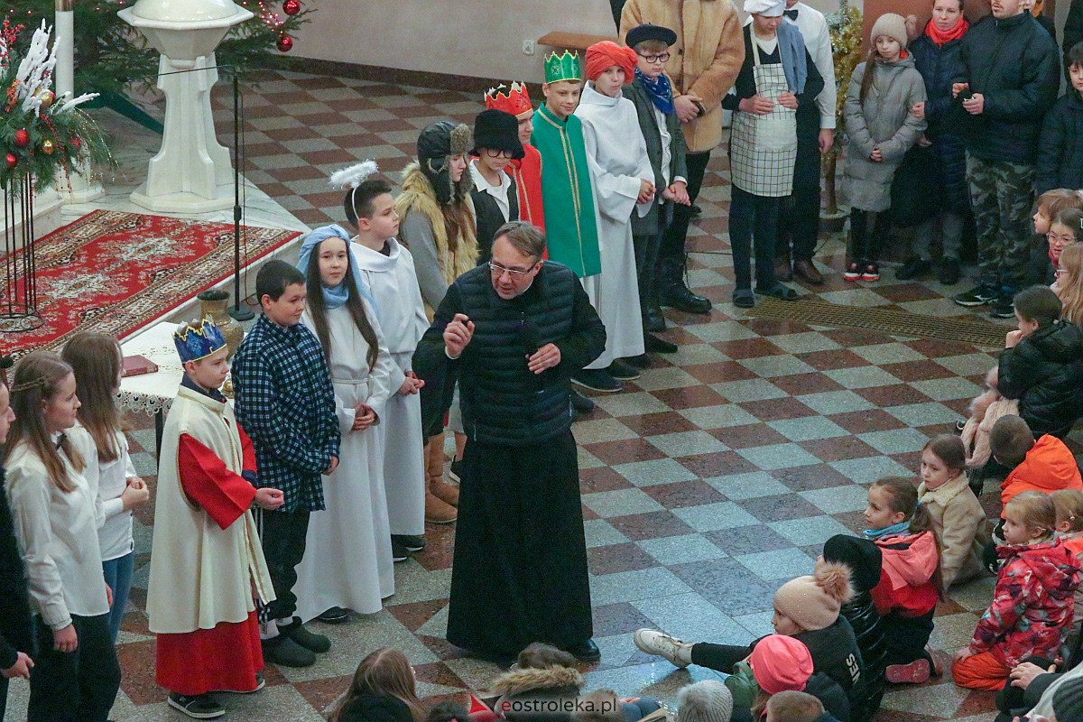 Spektakl bożonarodzeniowy w kościele pw. Zbawiciela Świata [8.01.2023] - zdjęcie #45 - eOstroleka.pl