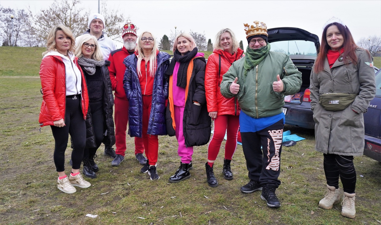 Królewskie morsowanie w Ostrołęce [06.01.2023] - zdjęcie #25 - eOstroleka.pl