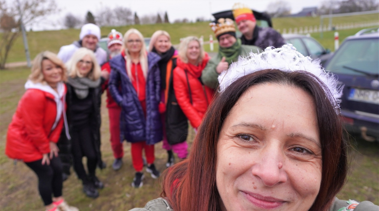 Królewskie morsowanie w Ostrołęce [06.01.2023] - zdjęcie #13 - eOstroleka.pl