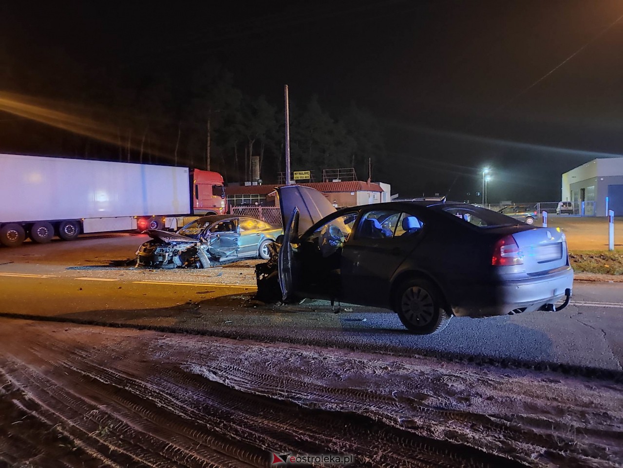 Poważny wypadek na Stacha Konwy. Do szpitala zabrano jedną osobę [10.01.2023] - zdjęcie #4 - eOstroleka.pl