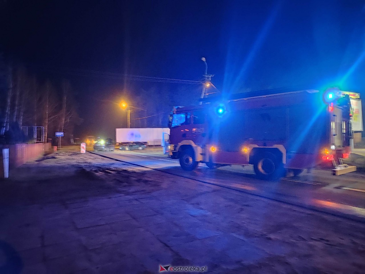 Poważny wypadek na Stacha Konwy. Do szpitala zabrano jedną osobę [10.01.2023] - zdjęcie #15 - eOstroleka.pl