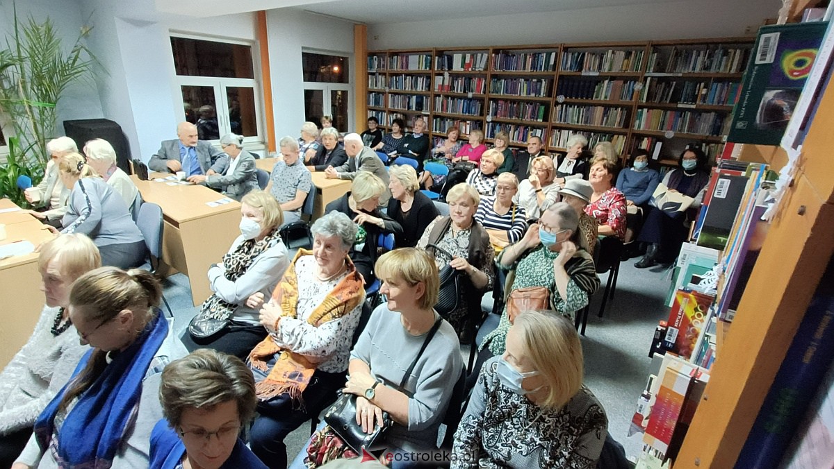 Minął rok 2022 - wieczór noworoczny w ostrołęckiej bibliotece [12.01.2023] - zdjęcie #8 - eOstroleka.pl