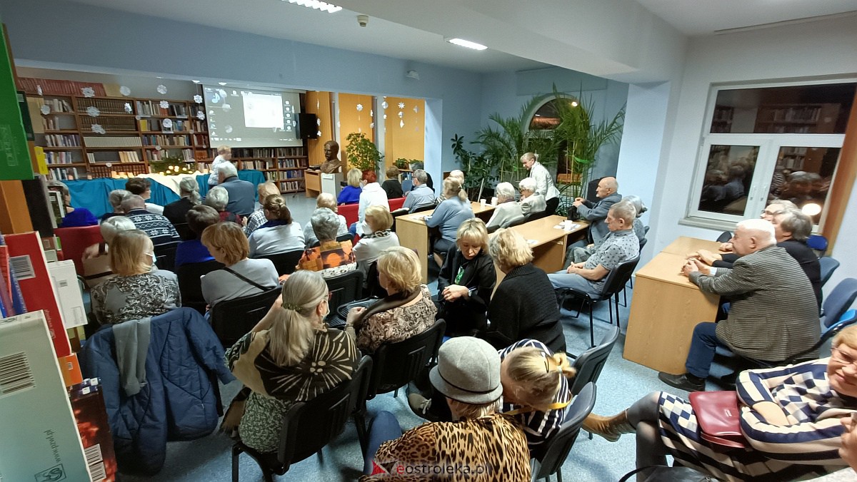 Minął rok 2022 - wieczór noworoczny w ostrołęckiej bibliotece [12.01.2023] - zdjęcie #10 - eOstroleka.pl