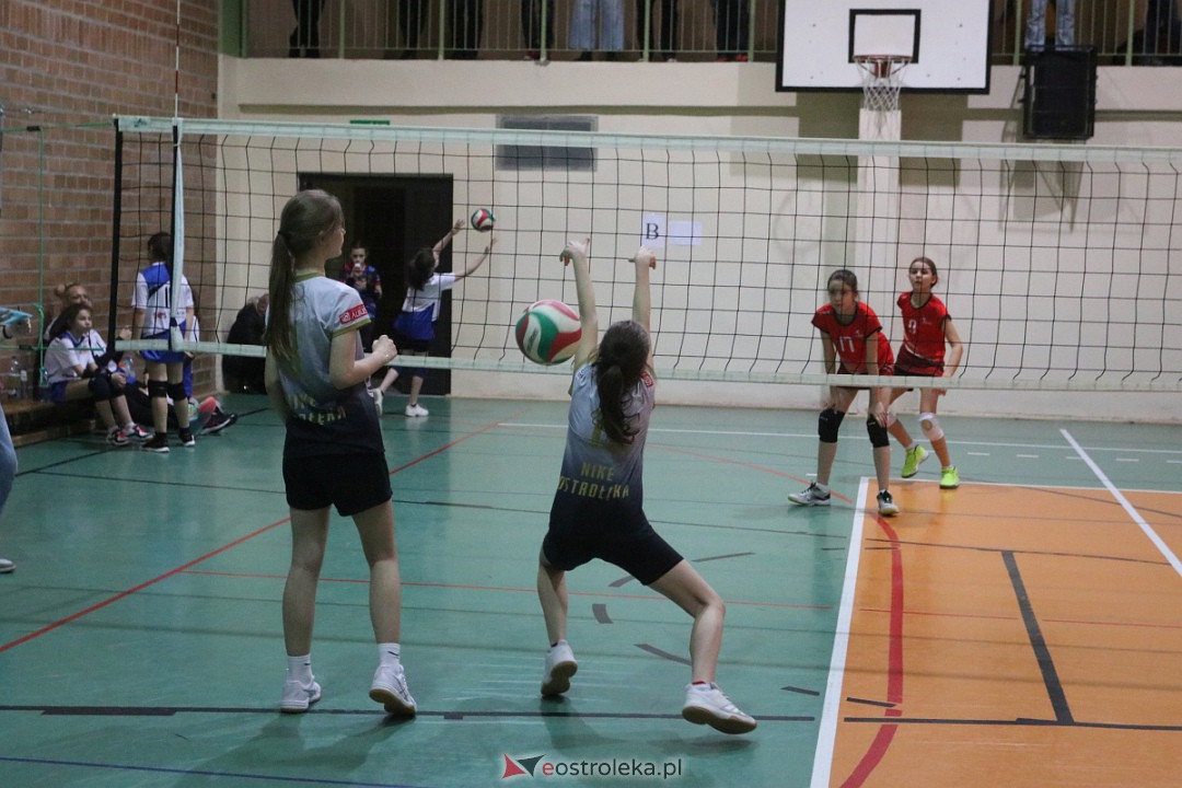 Turniej minisiatkówki w SP 5 [14.01.2023] - zdjęcie #56 - eOstroleka.pl