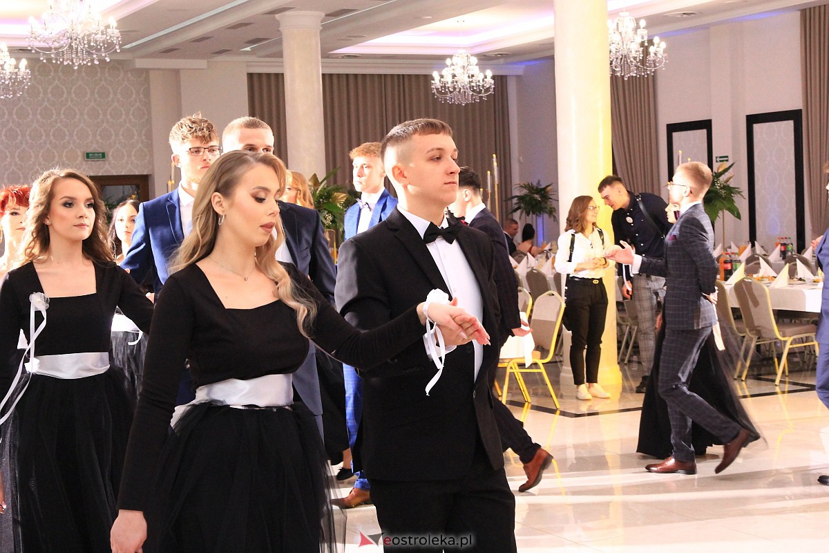 Studniówka w ZSZ Nr 3 [14.01.2023 - zdjęcie #275 - eOstroleka.pl