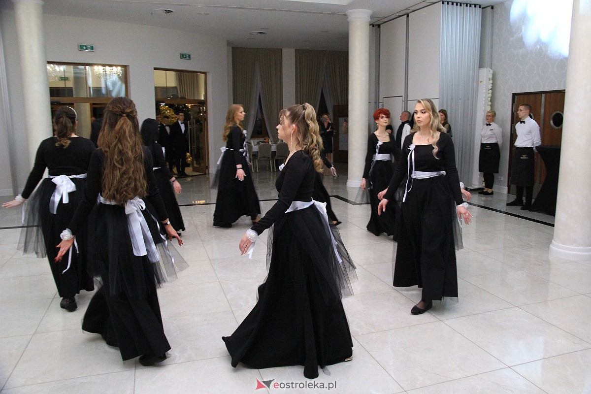 Studniówka w ZSZ Nr 3 [14.01.2023 - zdjęcie #210 - eOstroleka.pl