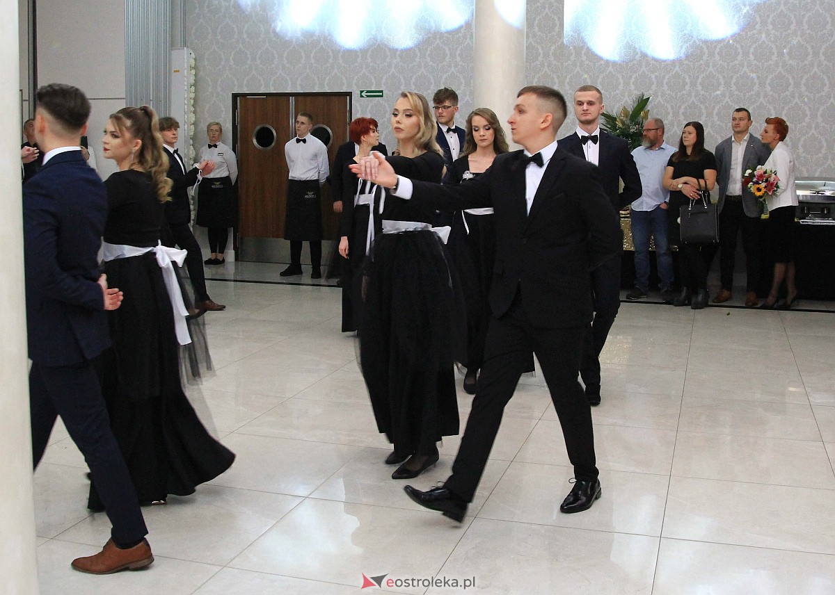 Studniówka w ZSZ Nr 3 [14.01.2023 - zdjęcie #198 - eOstroleka.pl