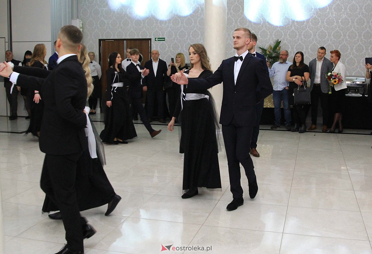 Studniówka w ZSZ Nr 3 [14.01.2023 - zdjęcie #197 - eOstroleka.pl