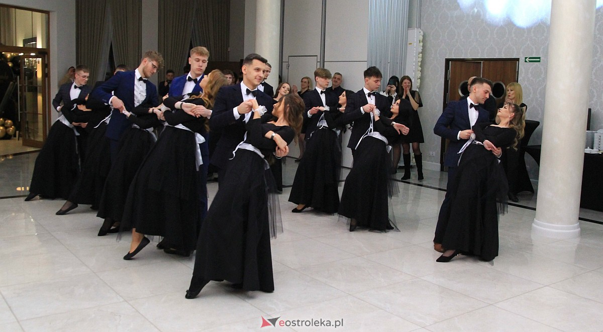 Studniówka w ZSZ Nr 3 [14.01.2023 - zdjęcie #181 - eOstroleka.pl
