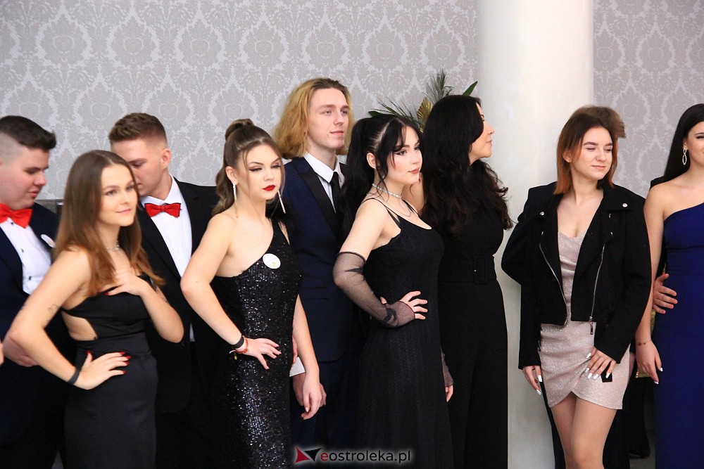 Studniówka w ZSZ Nr 3 [14.01.2023 - zdjęcie #75 - eOstroleka.pl