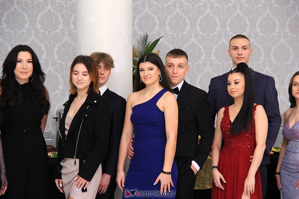 Studniówka w ZSZ Nr 3 [14.01.2023 - zdjęcie #64 - eOstroleka.pl