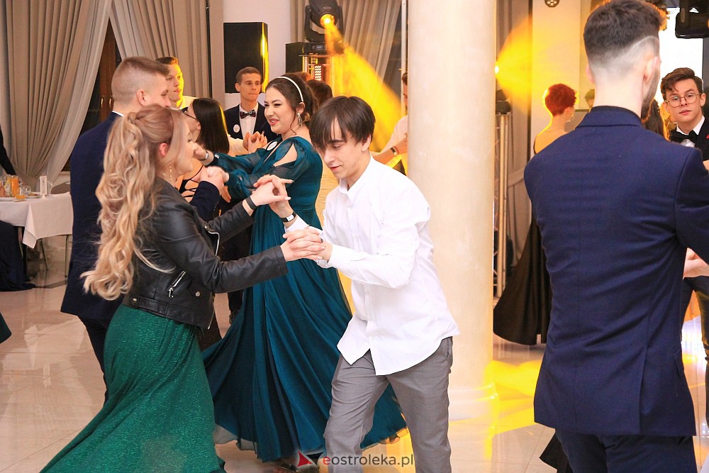 Studniówka w ZSZ Nr 3 [14.01.2023 - zdjęcie #40 - eOstroleka.pl