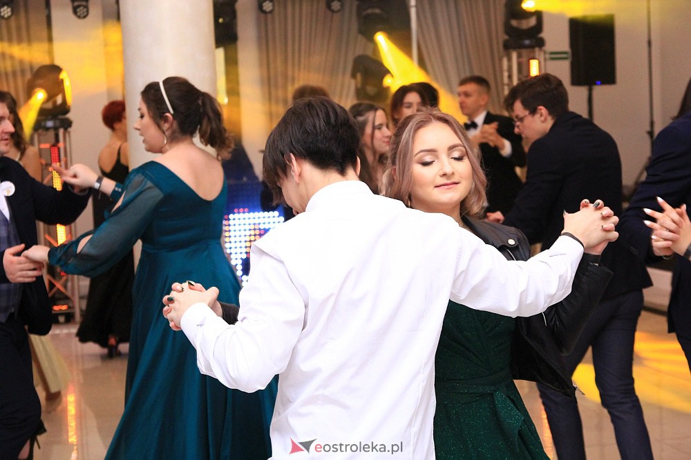 Studniówka w ZSZ Nr 3 [14.01.2023 - zdjęcie #31 - eOstroleka.pl