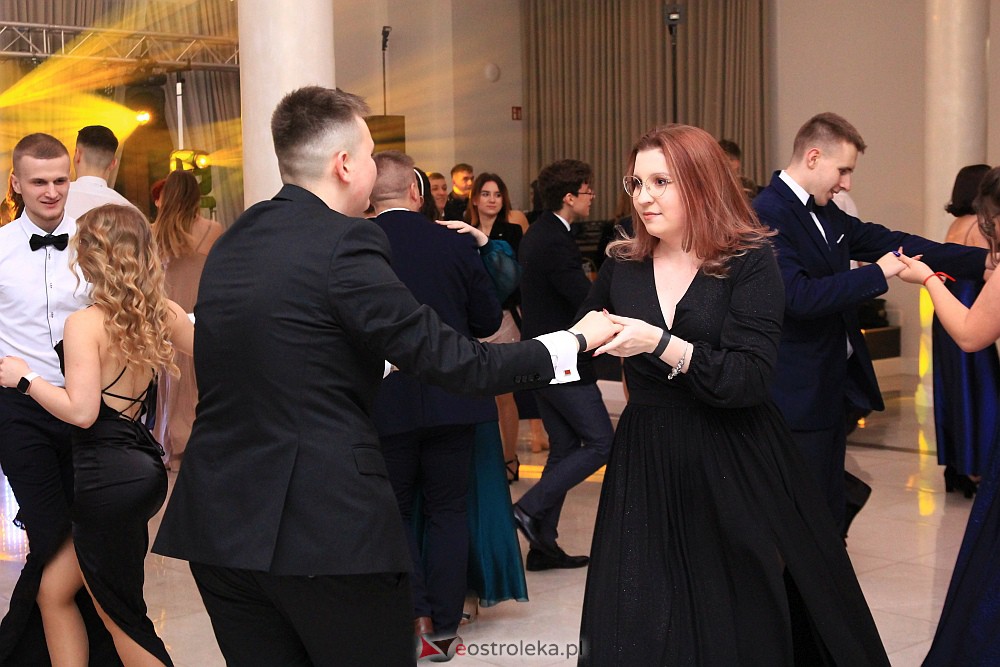 Studniówka w ZSZ Nr 3 [14.01.2023 - zdjęcie #29 - eOstroleka.pl