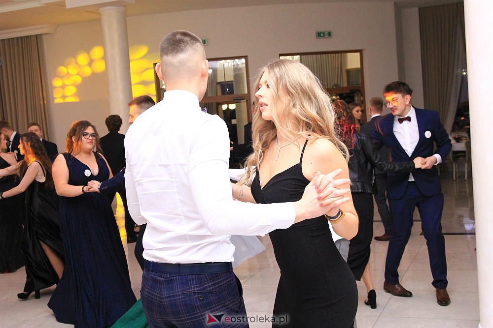 Studniówka w ZSZ Nr 3 [14.01.2023 - zdjęcie #28 - eOstroleka.pl