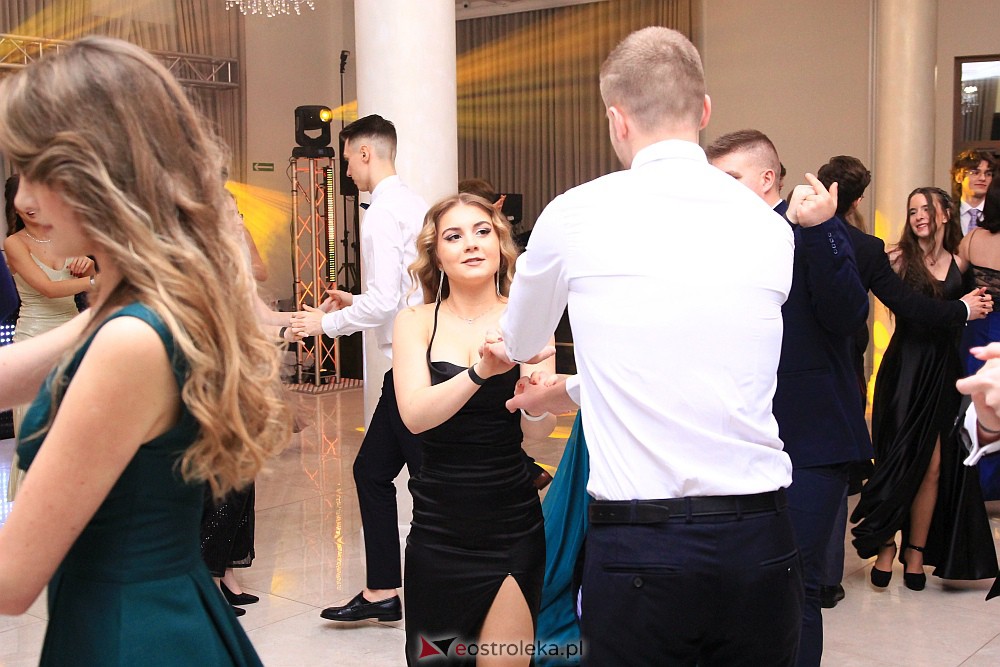 Studniówka w ZSZ Nr 3 [14.01.2023 - zdjęcie #26 - eOstroleka.pl