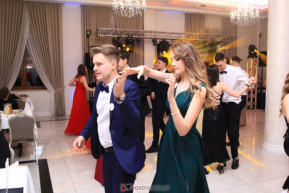 Studniówka w ZSZ Nr 3 [14.01.2023 - zdjęcie #24 - eOstroleka.pl