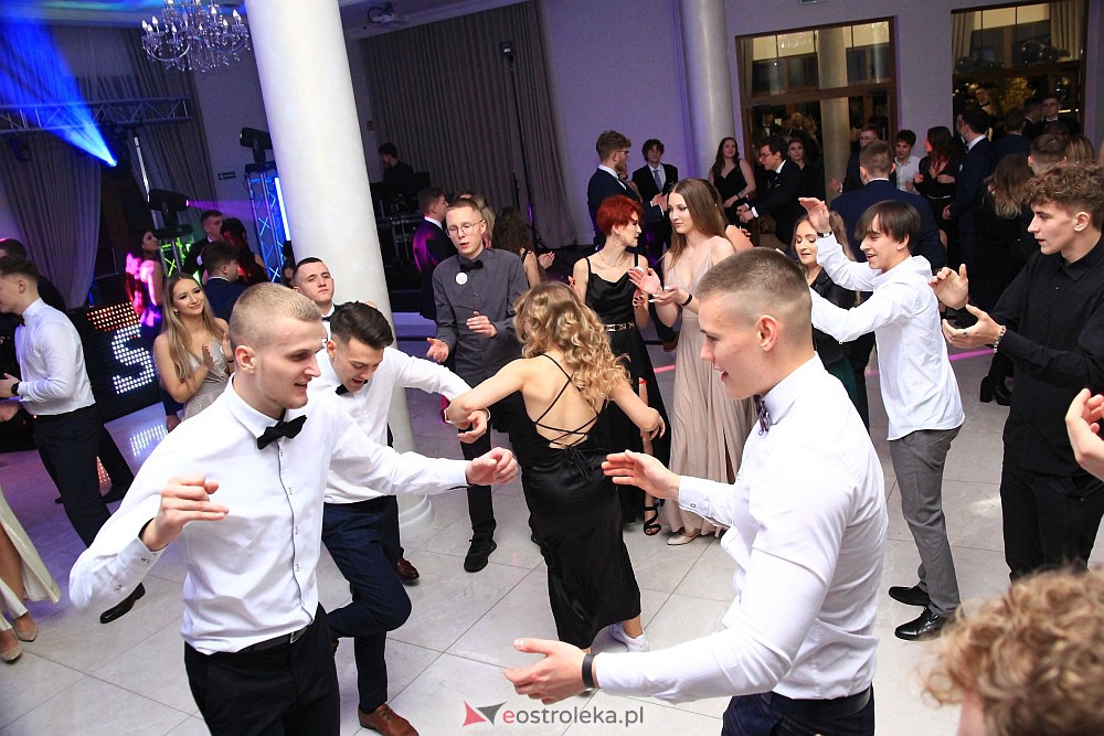 Studniówka w ZSZ Nr 3 [14.01.2023 - zdjęcie #19 - eOstroleka.pl